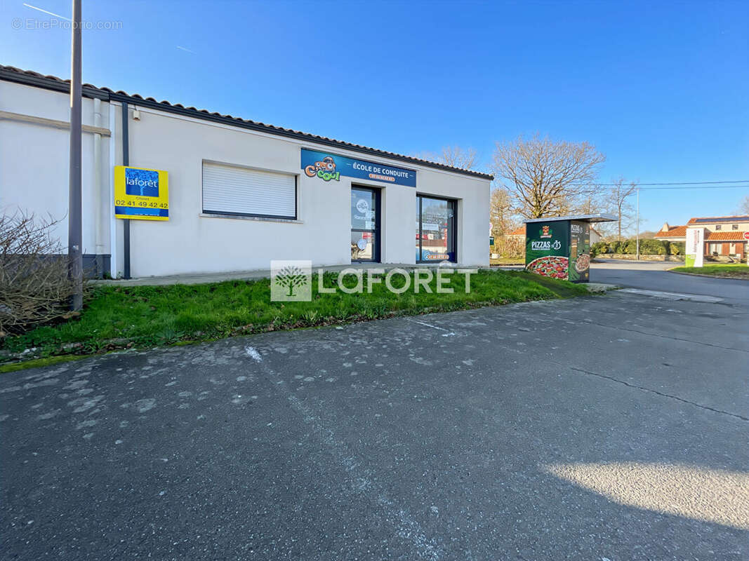 Local commercial Beaupreau En Mauges 85 m2 - photo 7