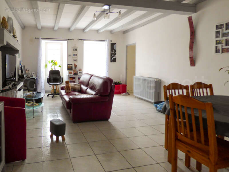 Maison à CHEF-BOUTONNE