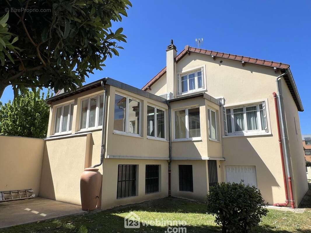 Maison à VITRY-SUR-SEINE