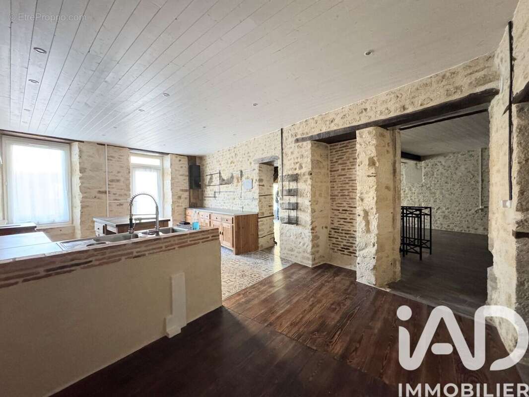 Photo 2 - Maison à LA CAILLERE-SAINT-HILAIRE