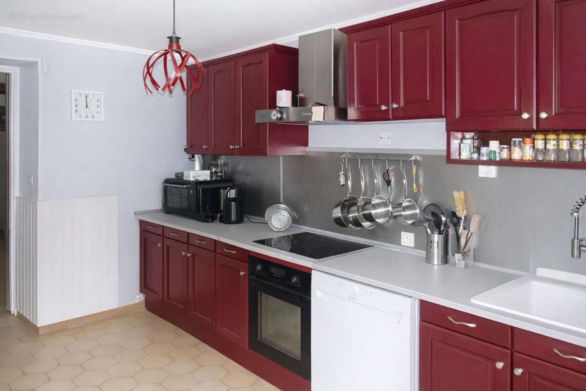 Maison 110 m² à Quettehou  - photo 4