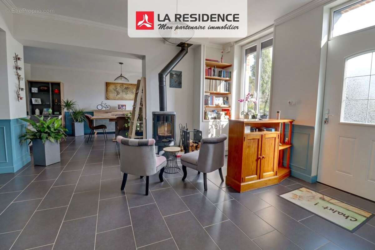 Maison 170 m² à Freneuse  - photo 2