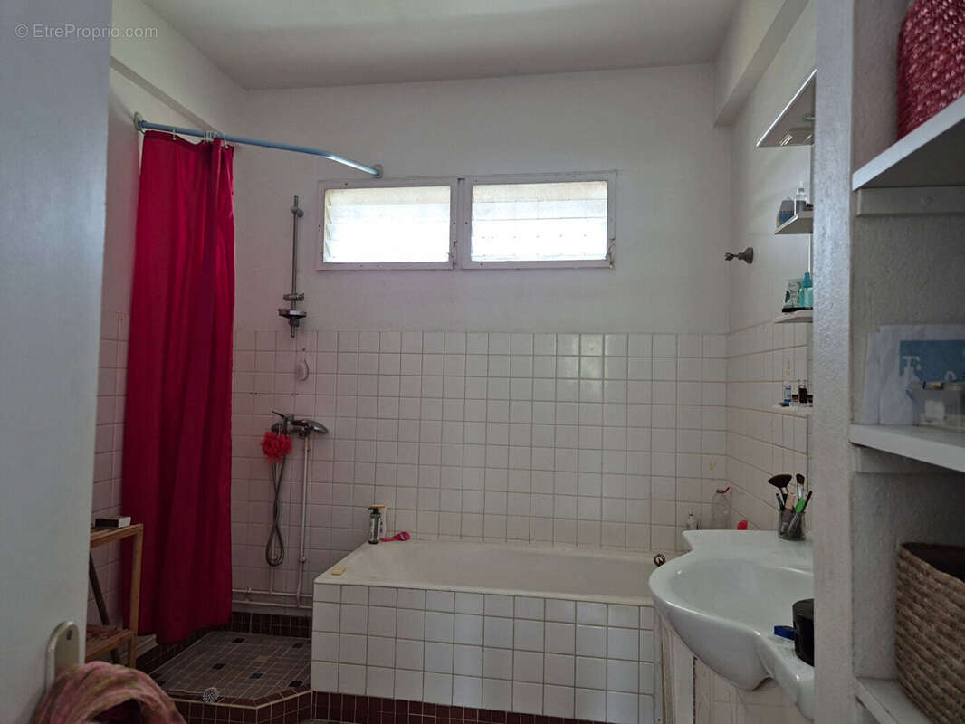 A vendre Appartement T4 dans Résidence calme et sécurisée dans quartier résidentiel de Cluny - photo 2
