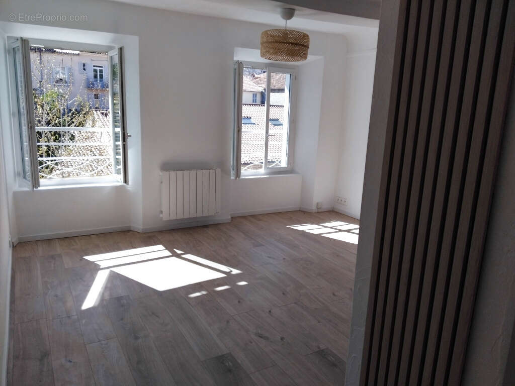 T3 dernier etage vue chateau proche place clemenceau et maintenon - photo 2