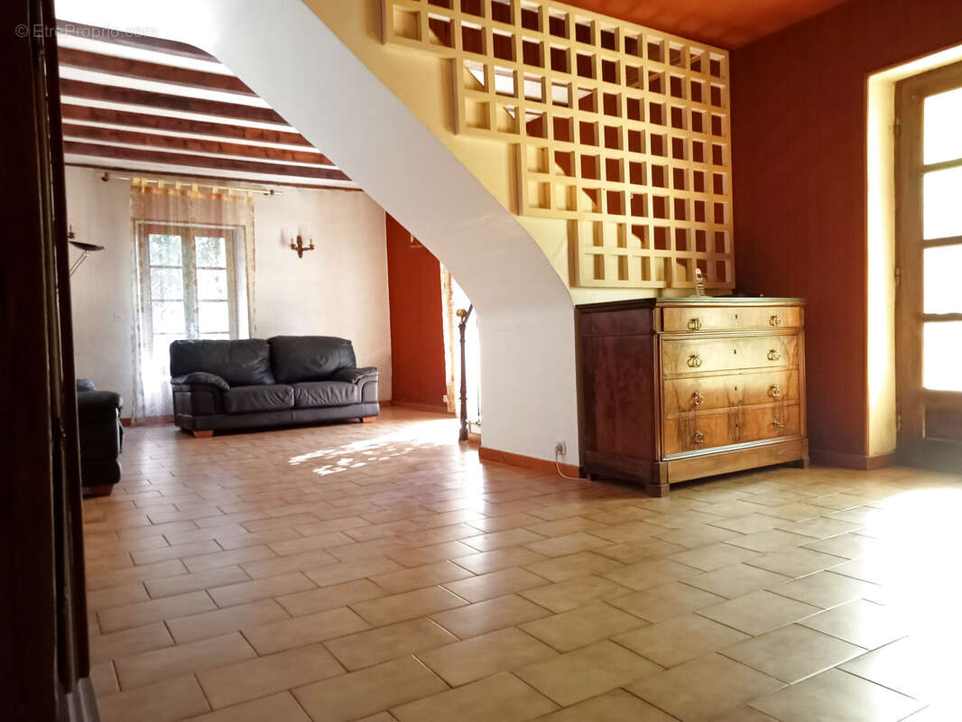 Maison à SAINT-LAURENT-DU-PAPE