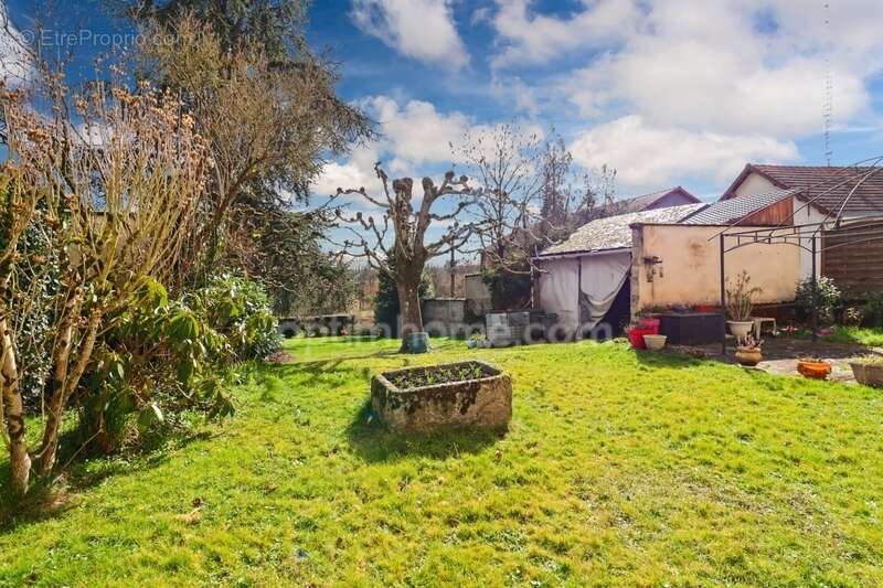 Maison à MAGNAC-LAVAL