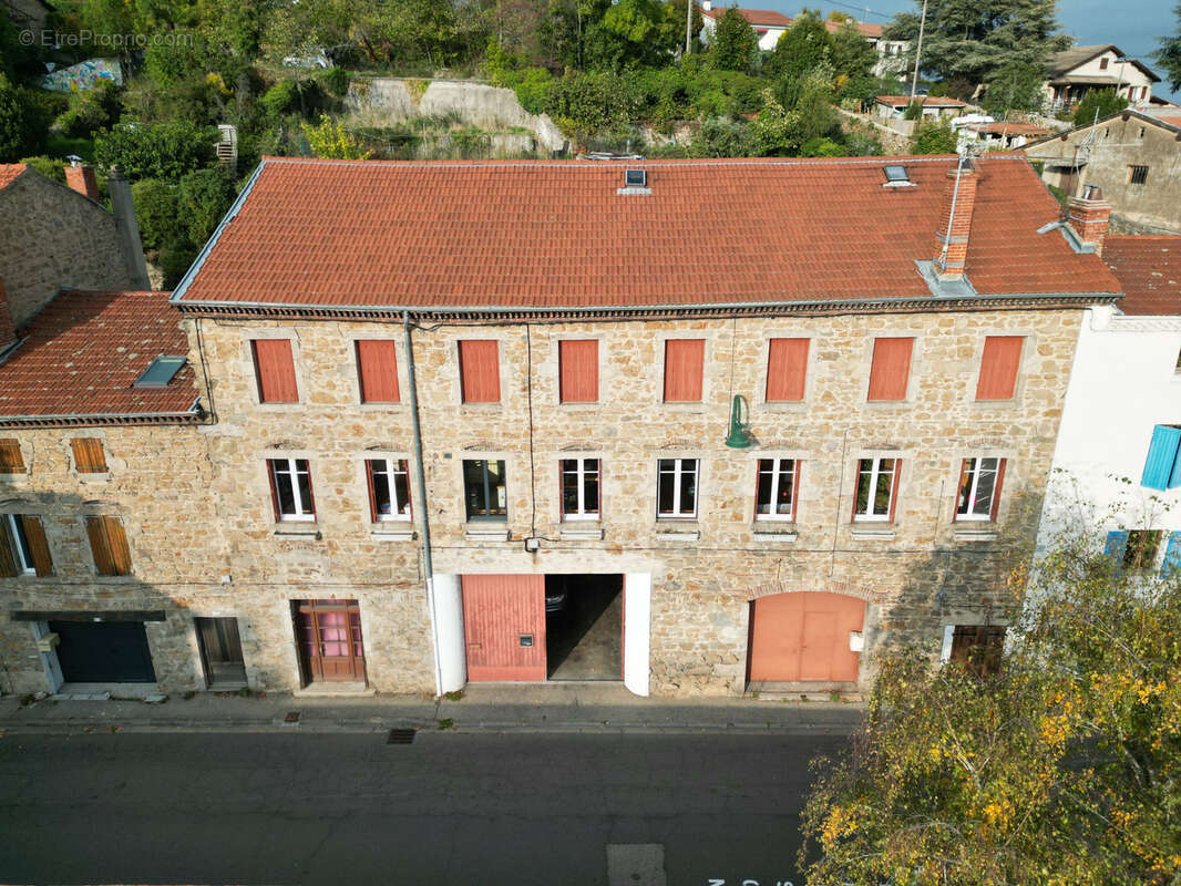 Appartement à SAINT-JULIEN-MOLIN-MOLETTE