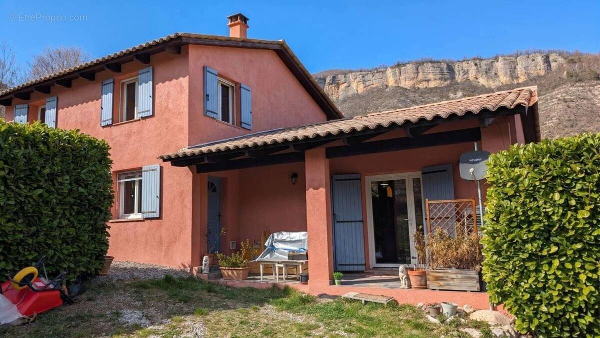 Maison à VAL-DE-CHALVAGNE