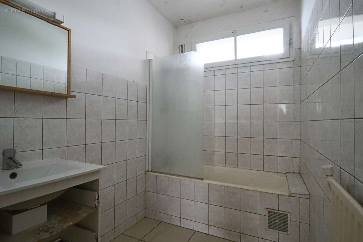 Appartement à LES PAVILLONS-SOUS-BOIS