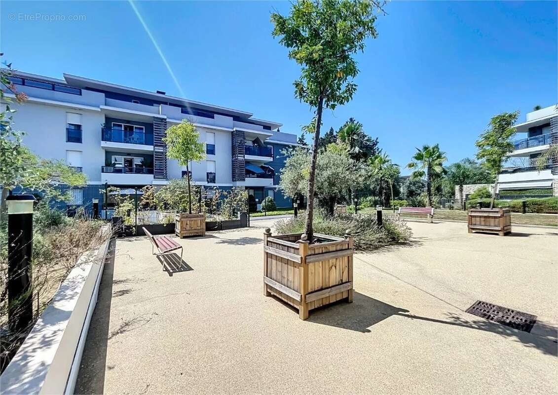 Appartement à MOUGINS