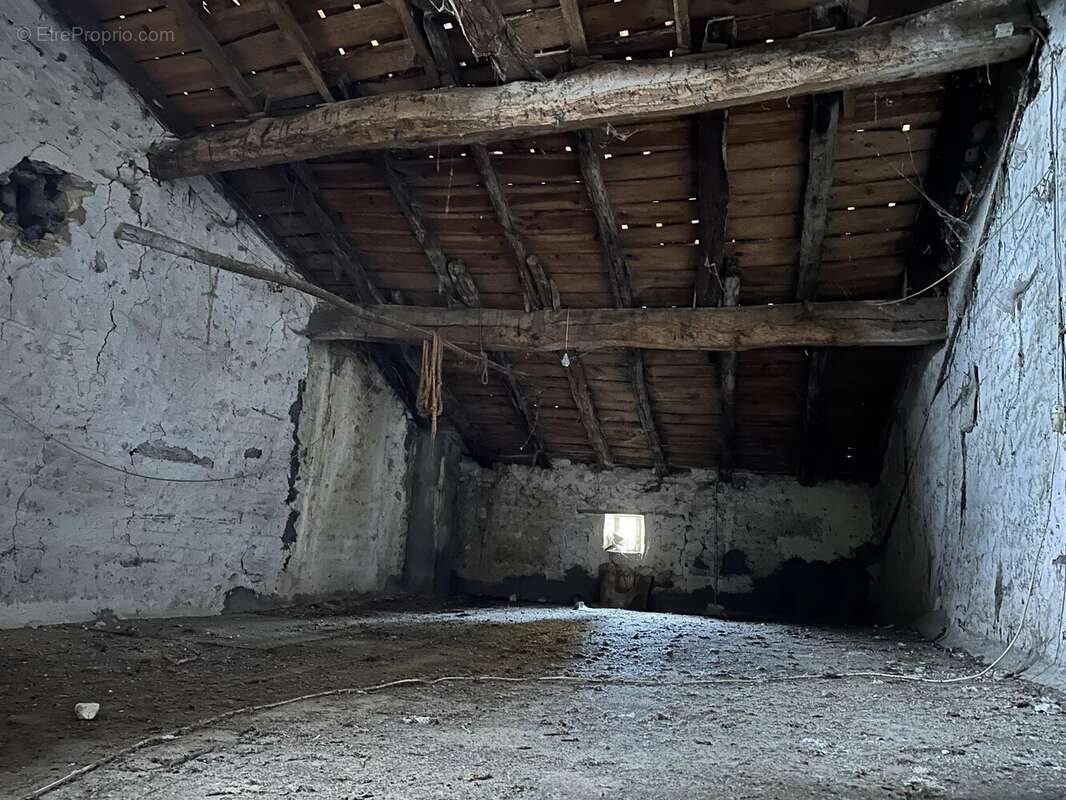 Appartement à SAINT-MAURICE-LA-CLOUERE