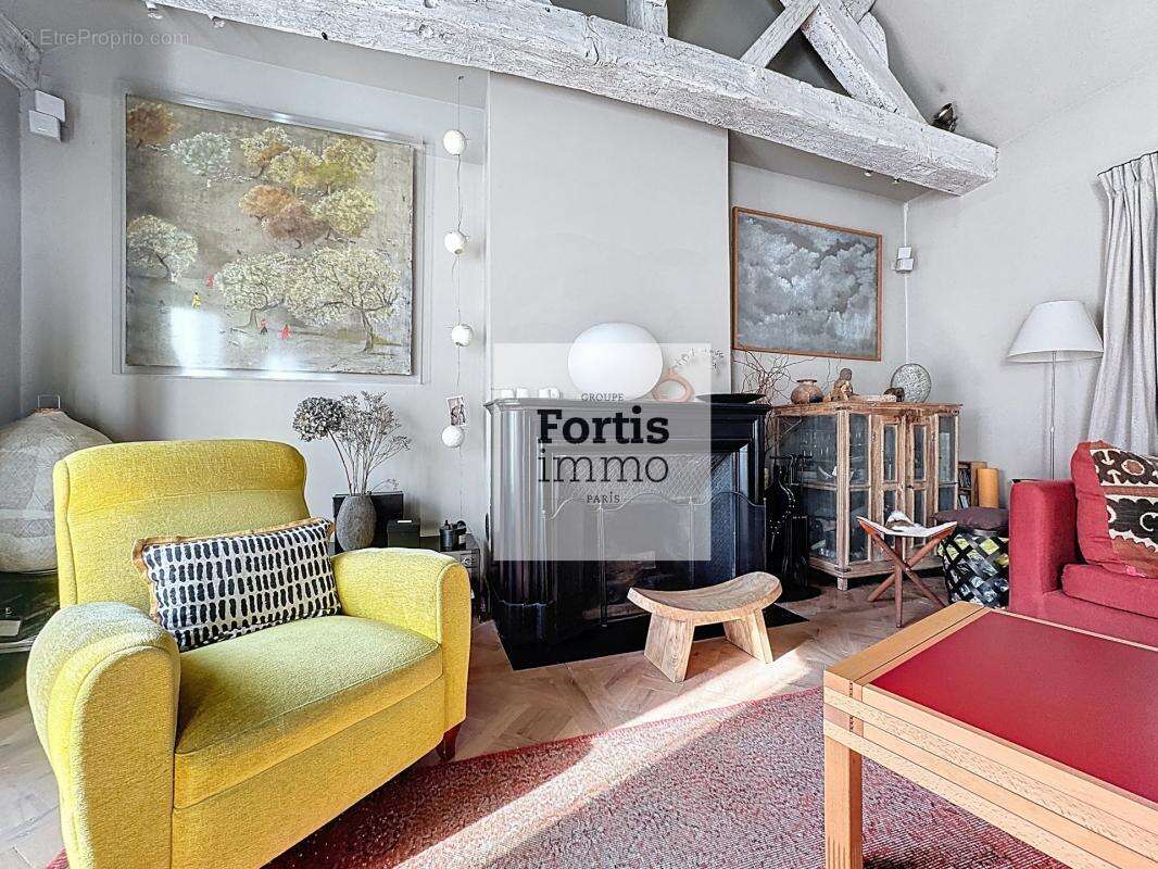 Appartement à PARIS-1E