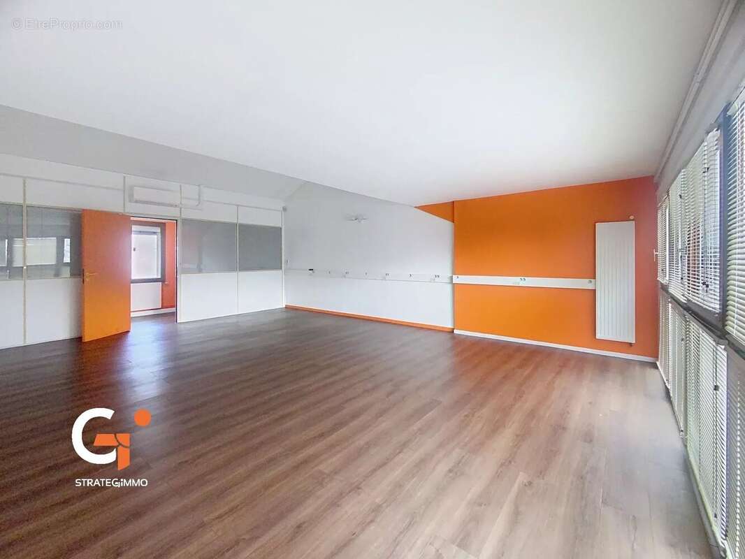 Commerce à SAINT-ETIENNE-DU-ROUVRAY