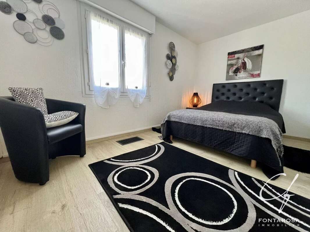 Appartement 3 pièces - FREJUS parking - photo 8