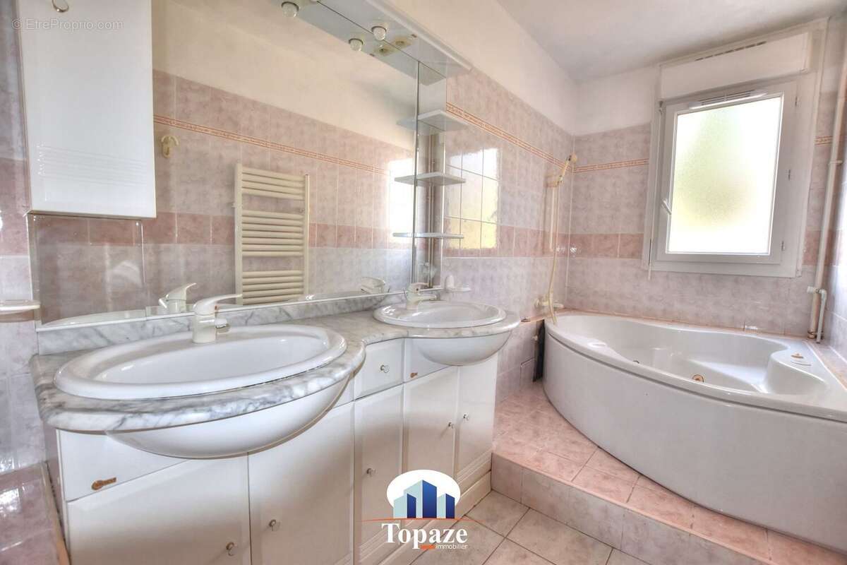 Appartement 90 m² à Saint-Raphael  - photo 6