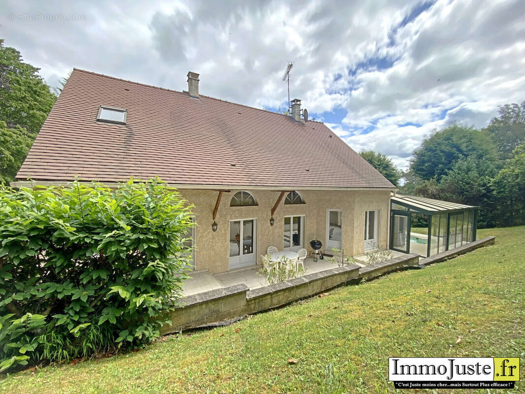Maison à LES ESSARTS-LE-ROI
