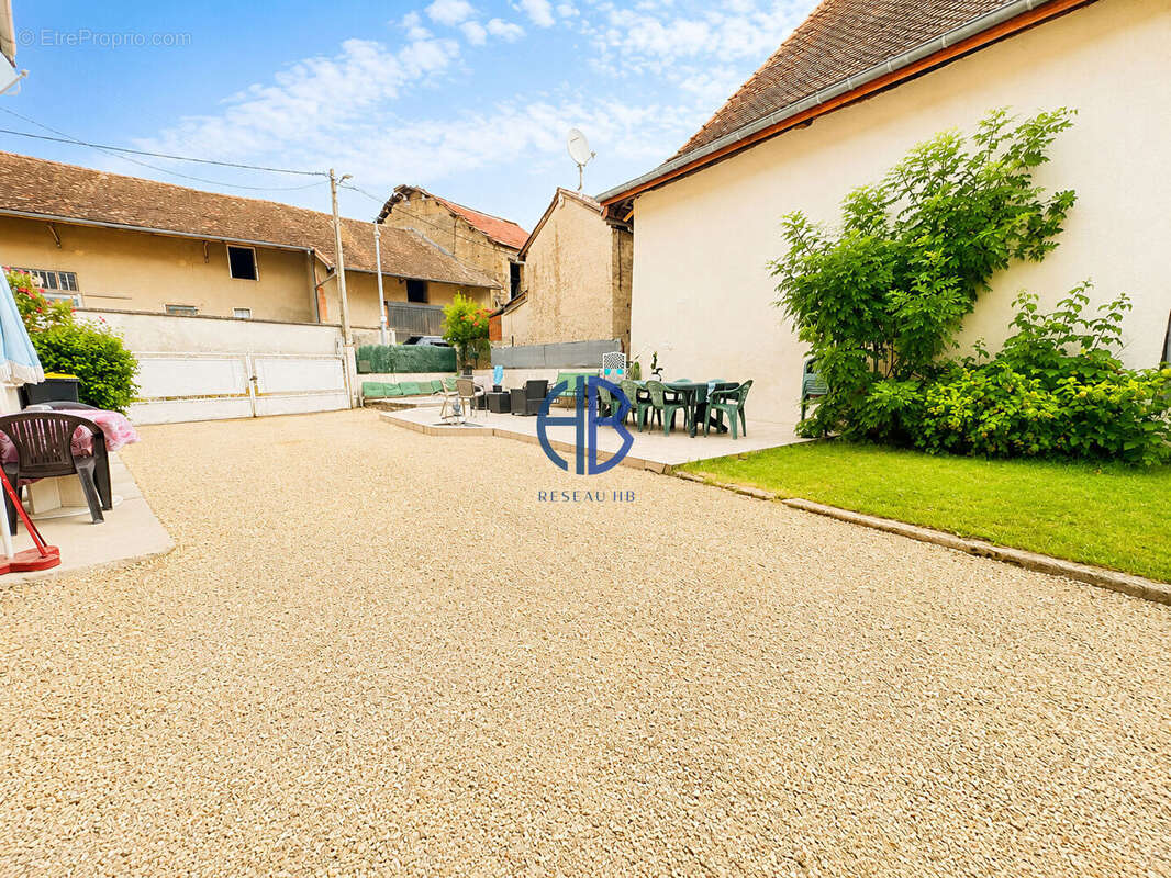Maison Chabons 5 pièce(s) 114.81 m2 - photo 2