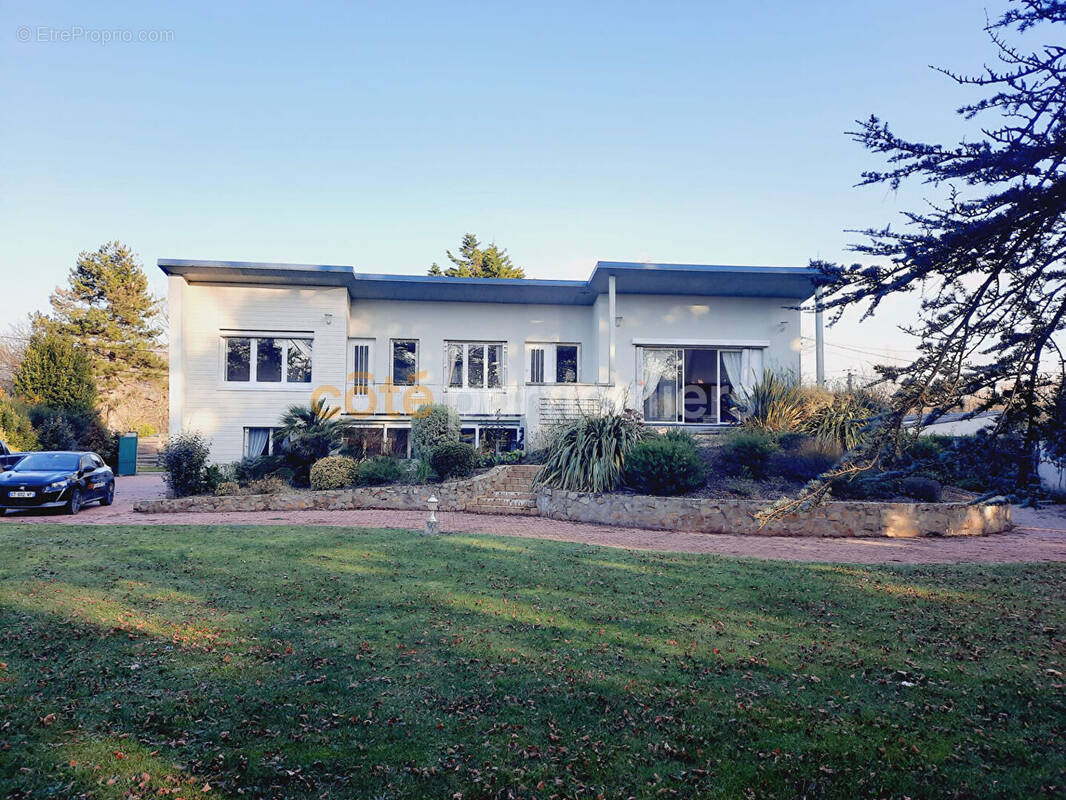 Maison à AGON-COUTAINVILLE