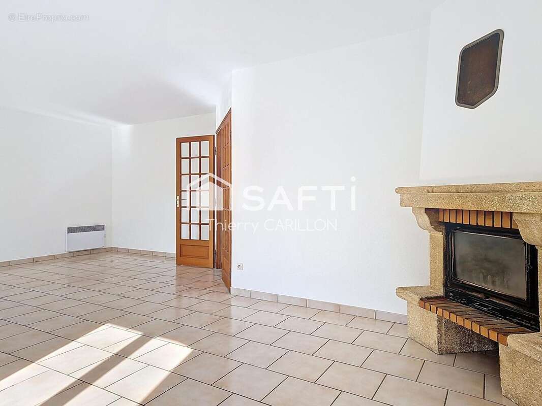 Maison 99 m² à Saint-Martin-De-Saint-Maixent  - photo 5