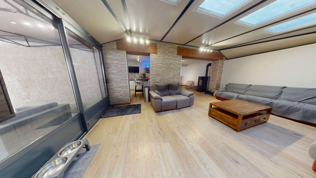 Maison de 131m² à Breuillet - photo 3