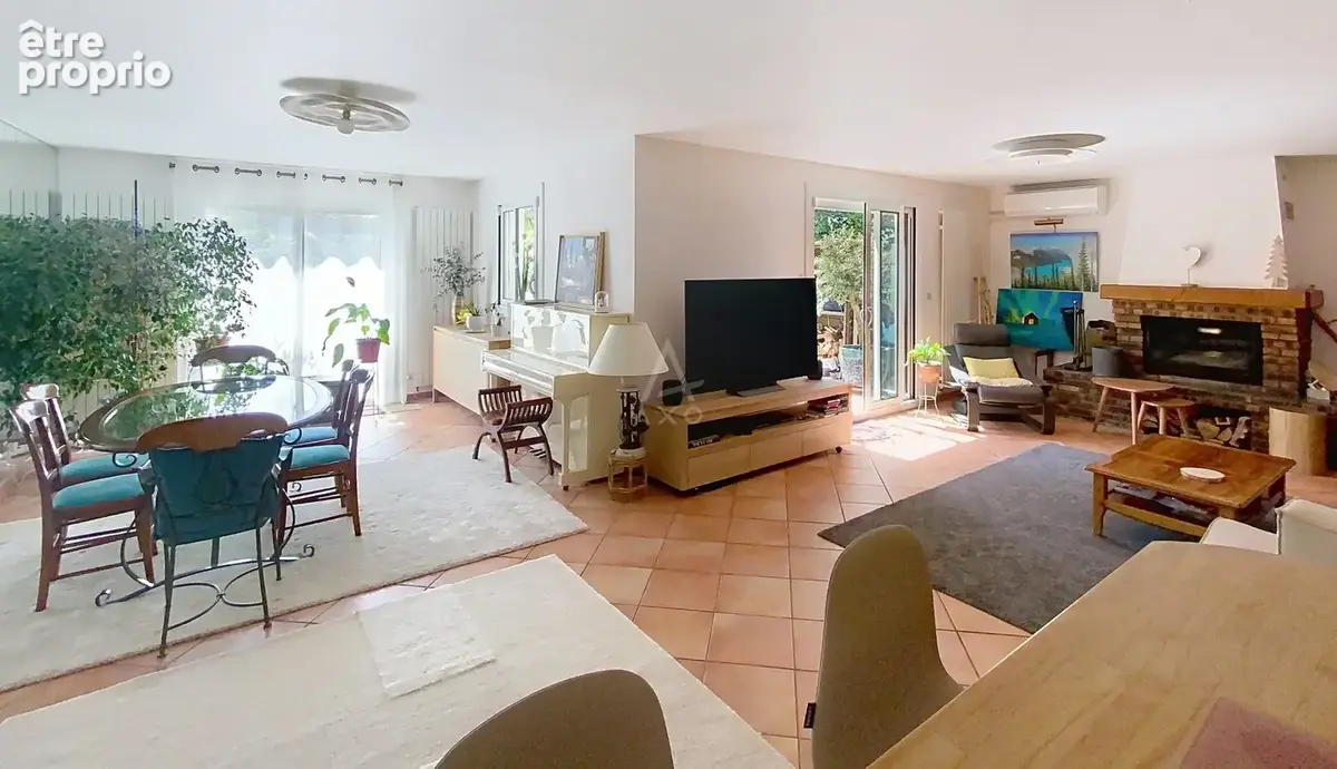 Maison 145 m² à Saint-Maur-Des-Fosses  - photo 2