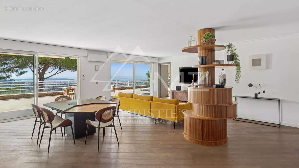 Appartement à LE CANNET