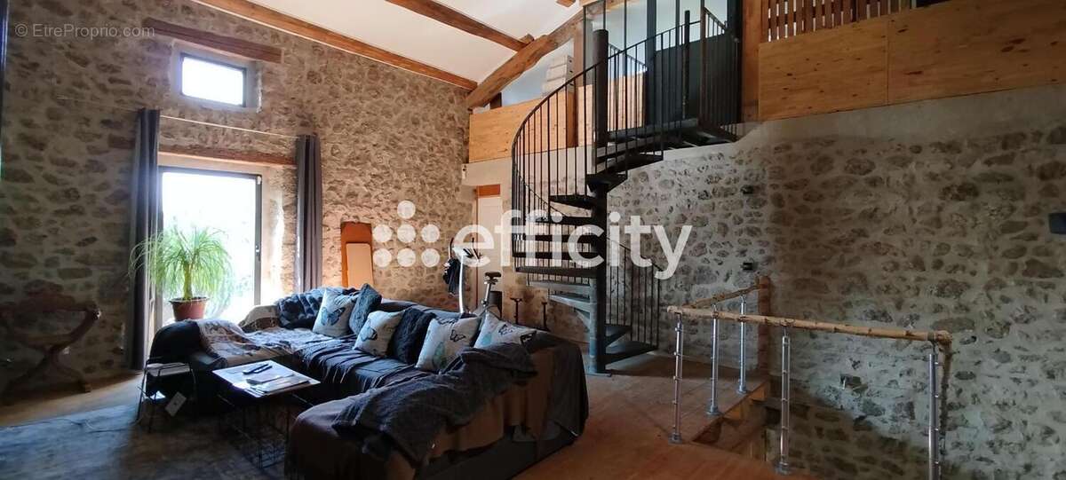 Maison 250 m² à Usson-En-Forez  - photo 17