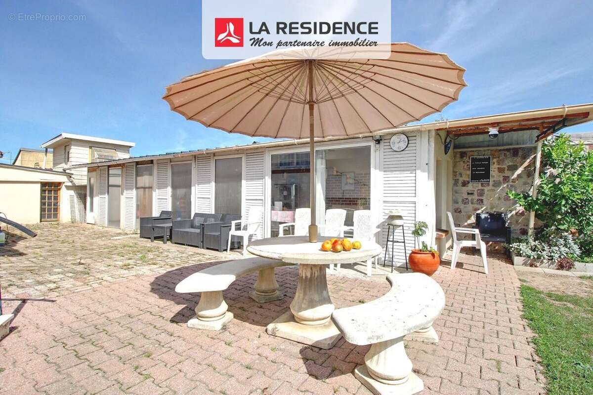 Maison 237 m² à Oissel  - photo 4