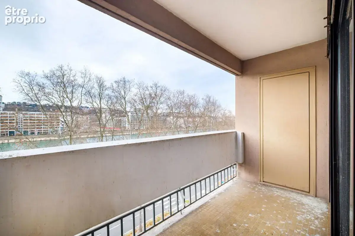 Vente appartement 2 chambres - 6ème étage - vue Rhône - Balcon - photo 7