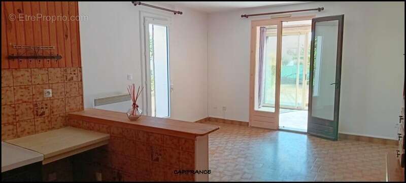 DIGNE-LES-BAINS 04000 A VENDRE Maison traditionnelle avec 2 appartements, terrain plat et clos, garage et cave - photo 15