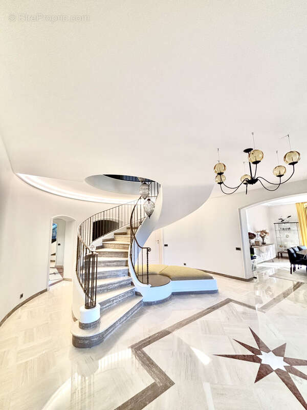 Mougins vieux village villa individuelle t7 au calme 600m2 parc de 7770m2 piscine tennis - photo 17