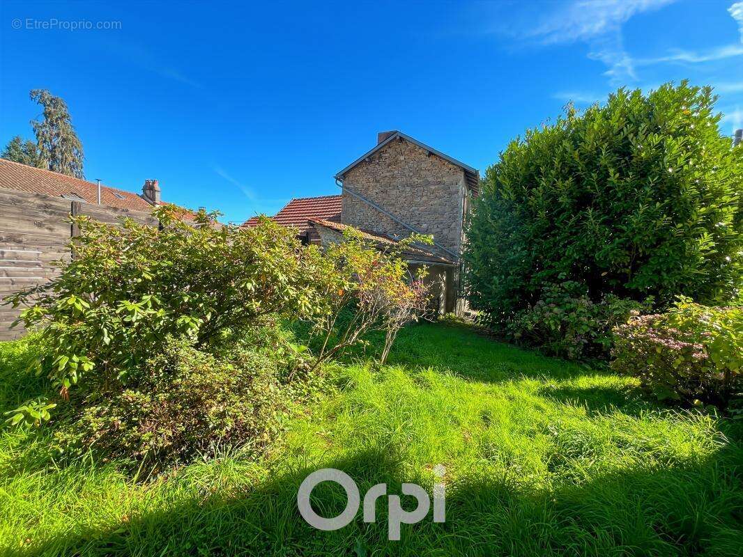 Maison à SAINT-LAURENT-LES-EGLISES