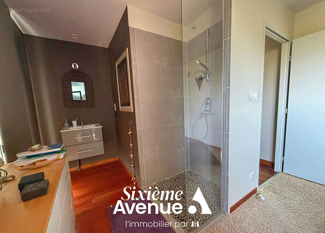 Maison 7 pièces à Lamothe Capdeville 220m² - photo 10