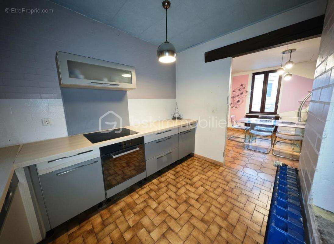 Maison familiale de 155 m² – 4 chambres – Fort potentiel – Centre de Rugles - photo 7