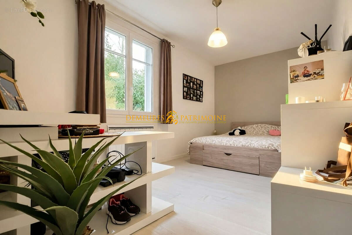 Maison 160 m² à Saint-Yrieix-Sur-Charente  - photo 8