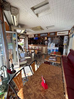 Commerce à SAINT-PIERRE-LE-MOUTIER