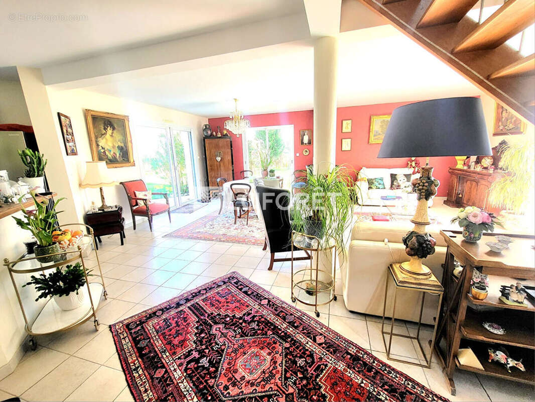 Maison familiale avec garage et  dépendance St Andre des Eaux - photo 2