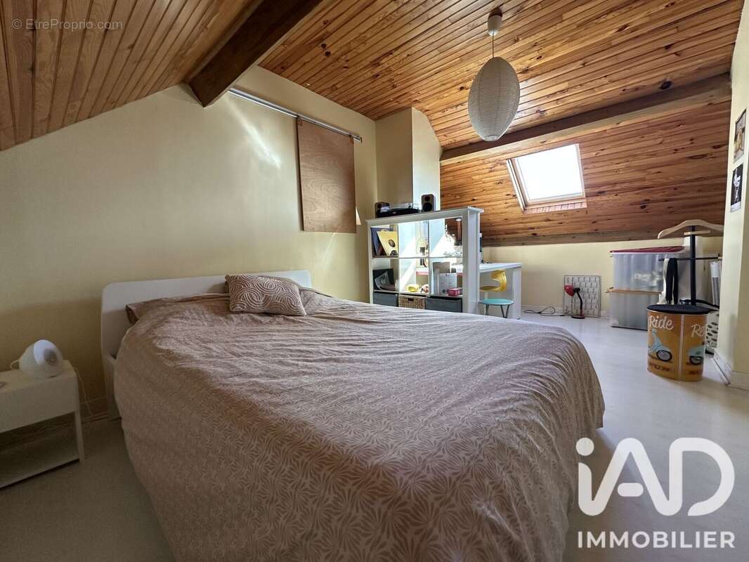 Maison 128 m² à Saint-Florent-Sur-Cher  - photo 7