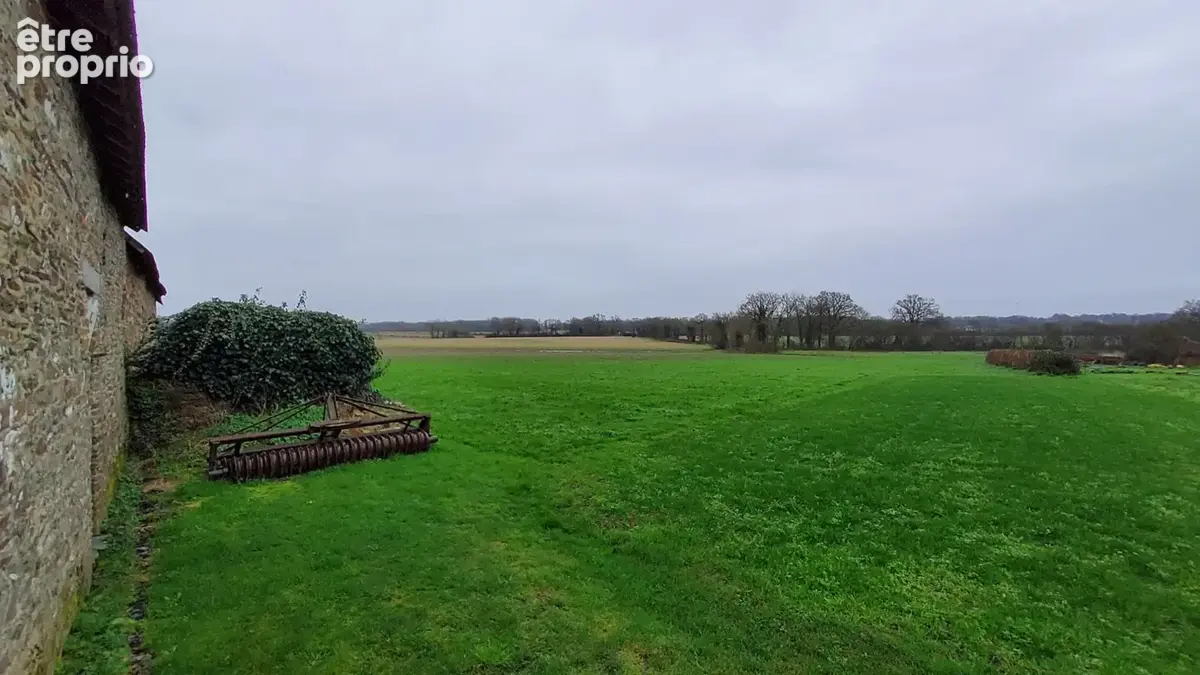 A VENDRE - Longère à rénover 160m2 au sol - 2700m2 de terrain - photo 3