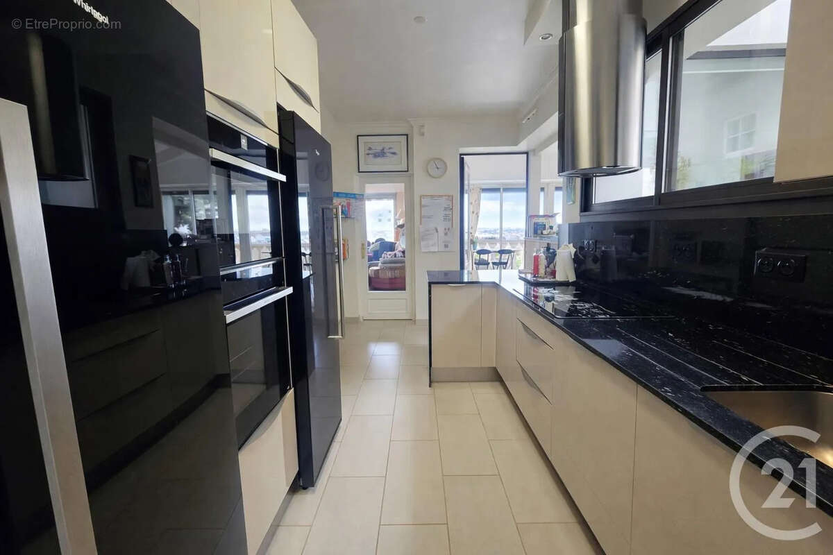 Maison à CHENNEVIERES-SUR-MARNE