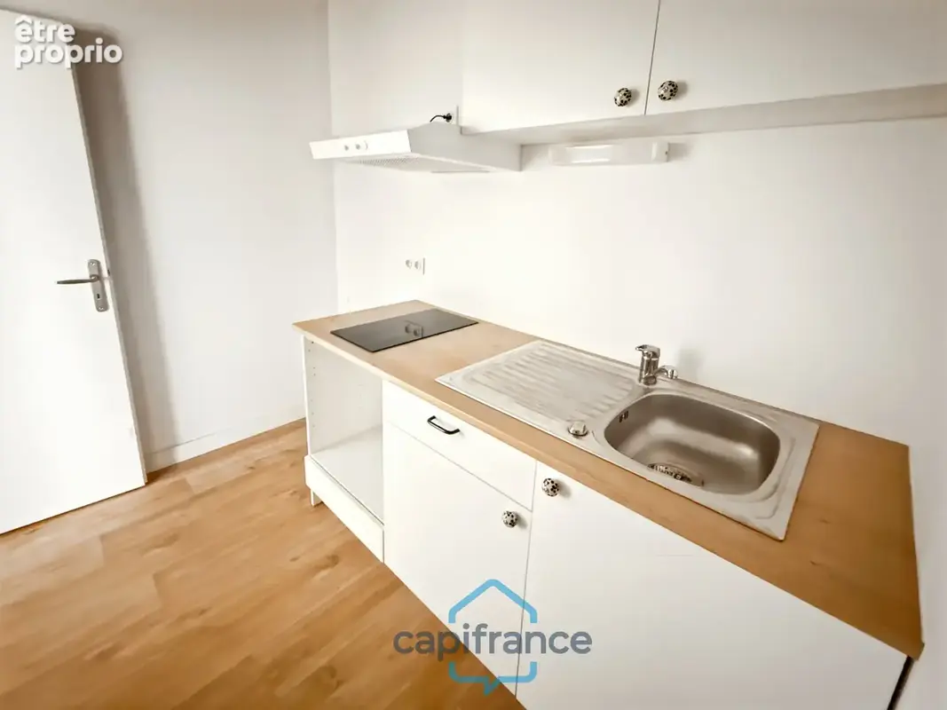 Dpt Landes (40), à vendre AIRE SUR L'ADOUR Local/Bureaux de 72m² utilisables + cave, bon emplacement au centre-ville - photo 9