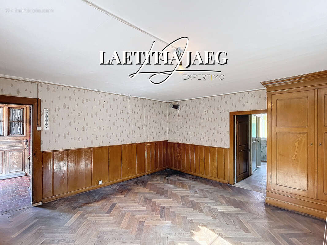 Maison alsacienne - 196 m2 - dependances - rue calme - photo 12