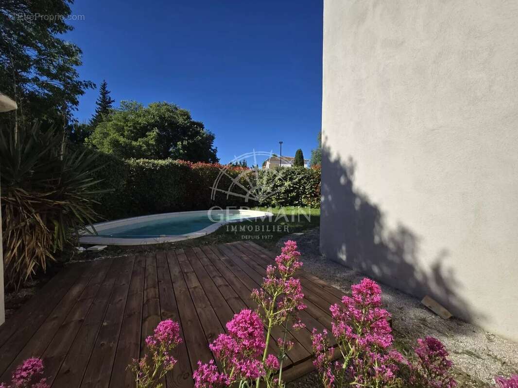Maison familiale avec piscine et garage - Lagnes - photo 3