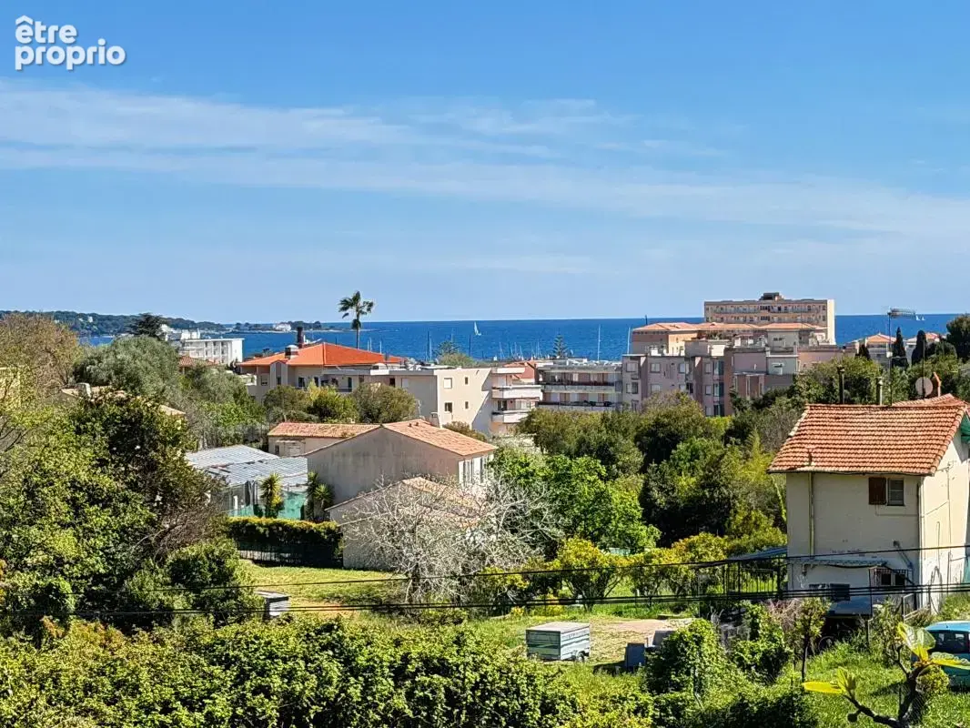  Superbe Appartement 3 Pièces, 149 m2 avec Vue Mer, Terrasse, Jardin – Vallauris limite Cannes - photo 3