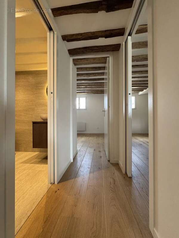 Appartement à PARIS-4E