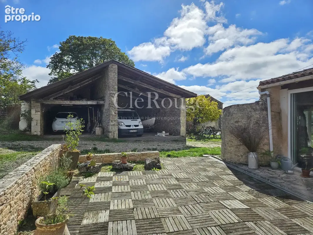 Entre Pellegrue et Gensac – Maison en pierre pleine de charme avec vue dégagée. piscine et potentiel locatif - photo 27