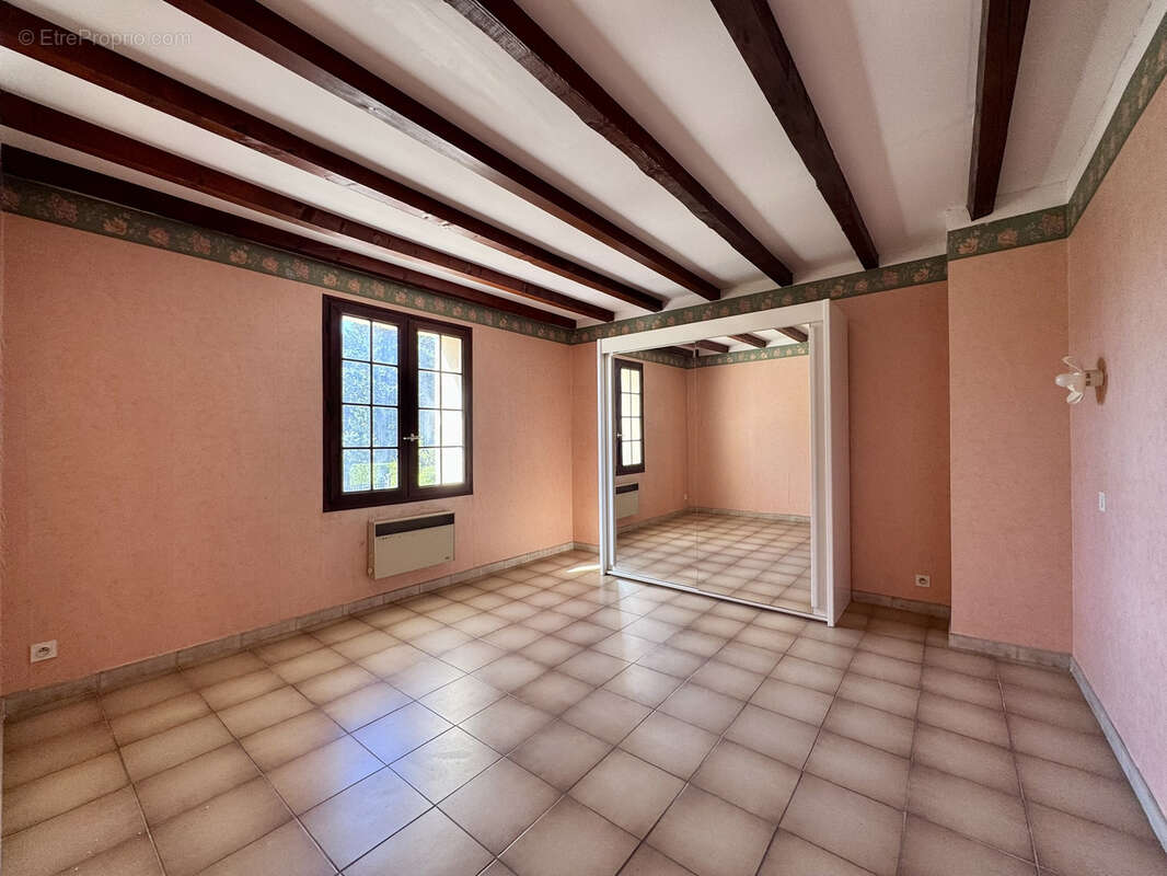 Maison à L'ISLE-SUR-LA-SORGUE