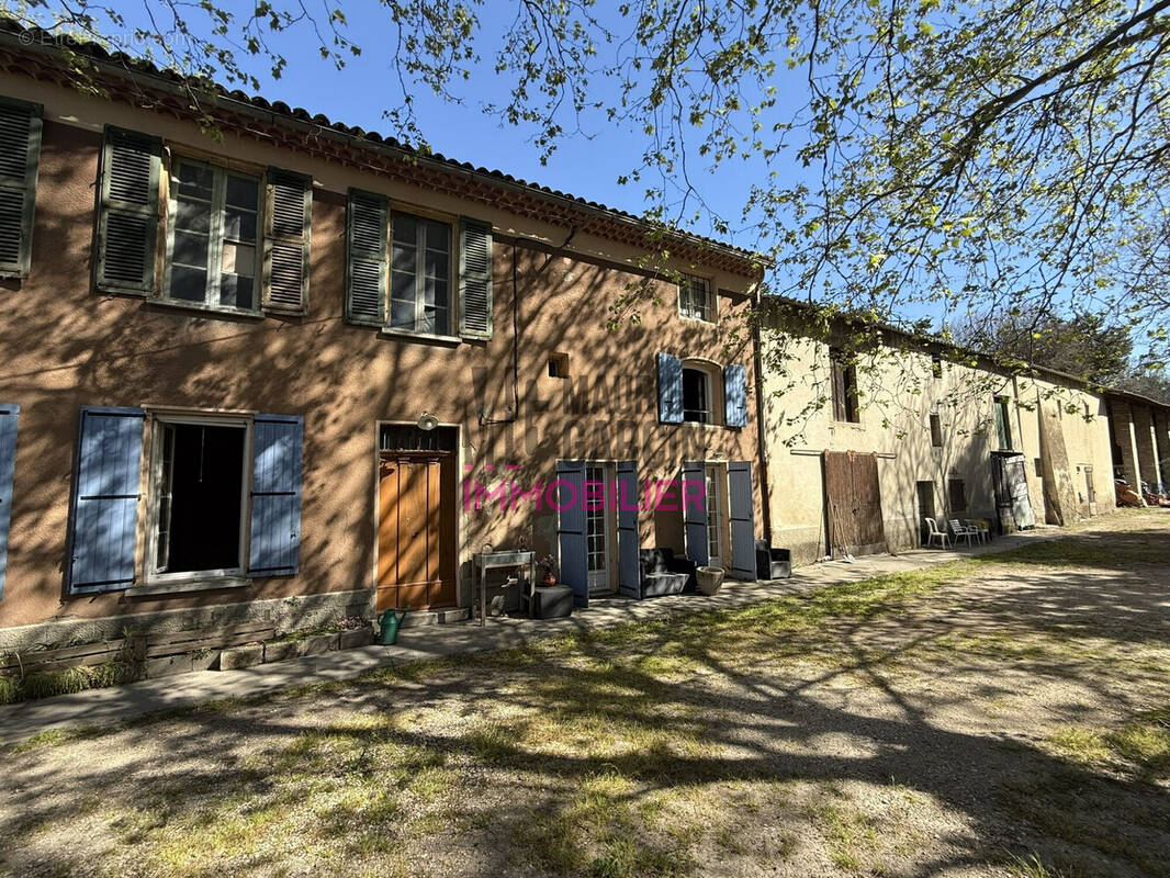 Maison à LE PONTET