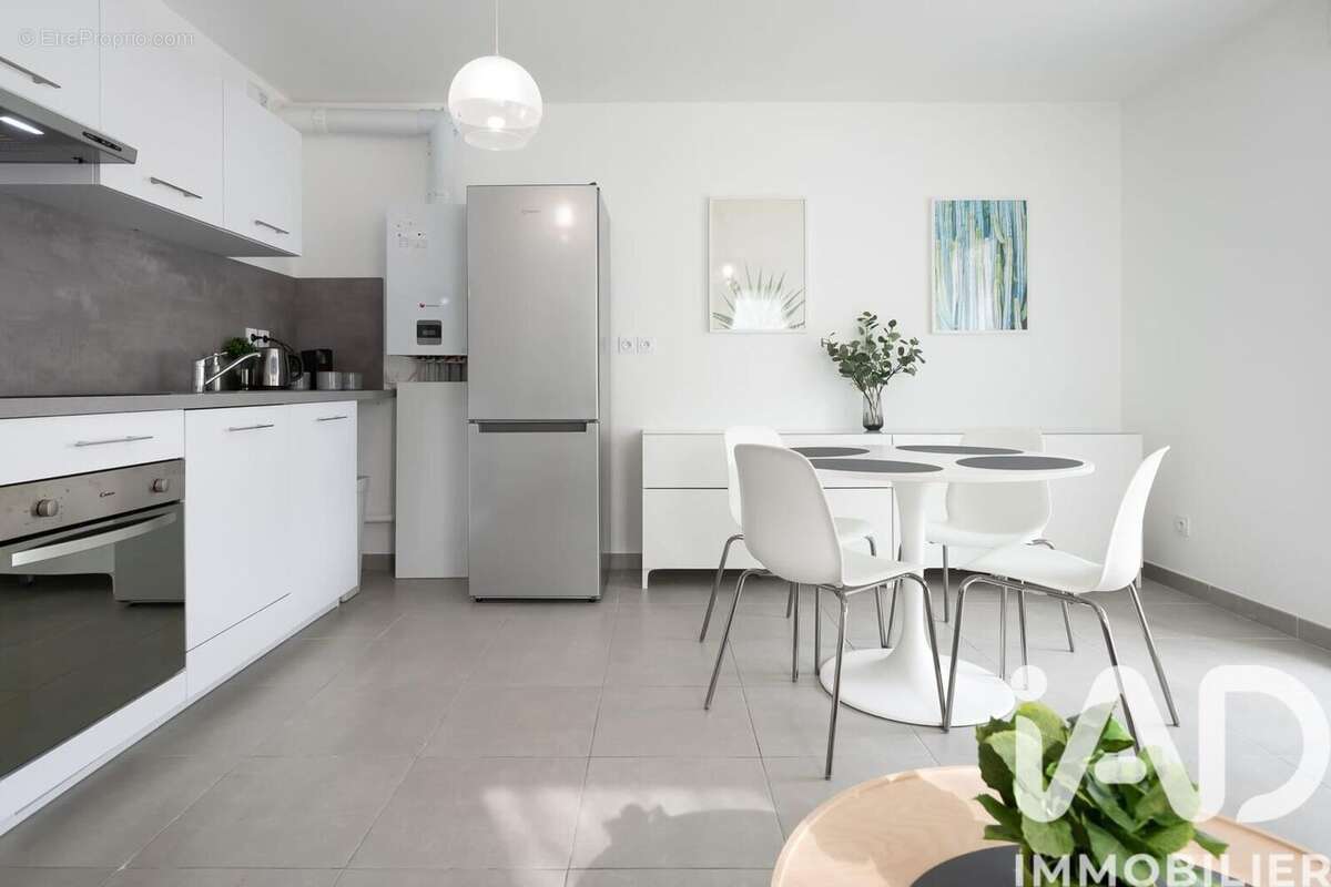 Photo 6 - Appartement à DECINES-CHARPIEU