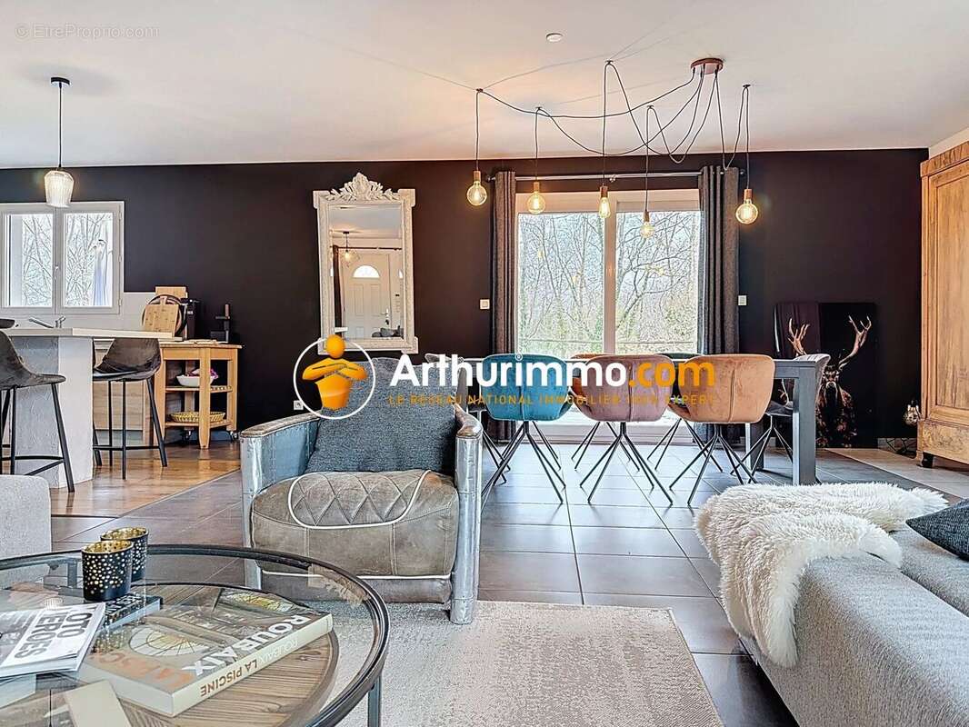 Maison à LA TOUR-DU-PIN